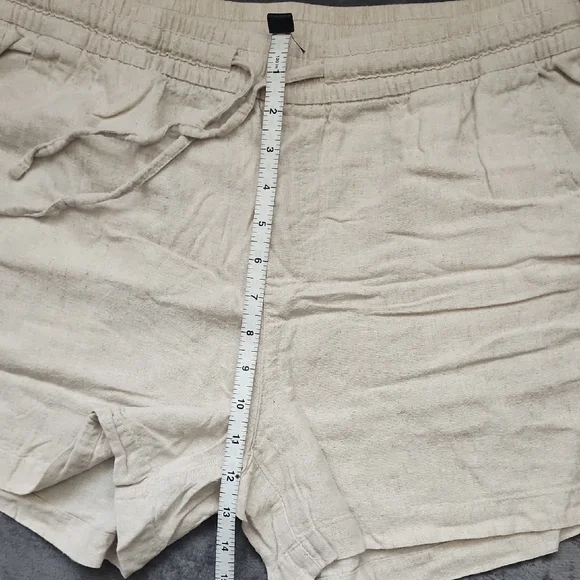 Old Navy Taupe High-Waist Linen-Blend Shorts - Picture 5 of 6
